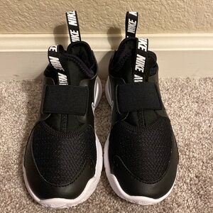 Nike Flex Runner 3 Boys 11c Black Shoe
